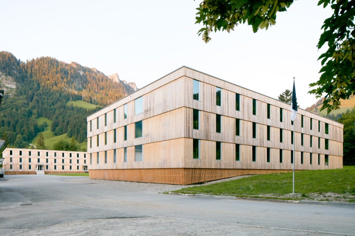 Campus Schwarzsee low